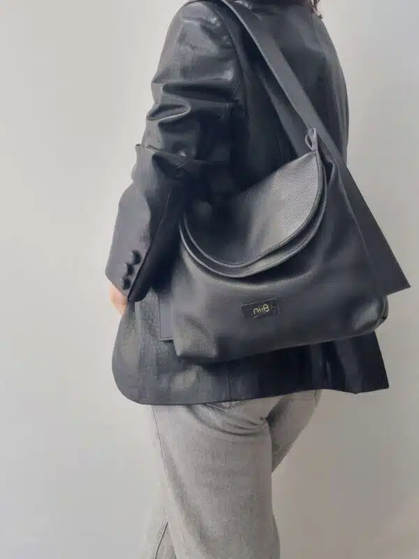 Δερμάτινη Μαυρη Τσάντα Black Aria