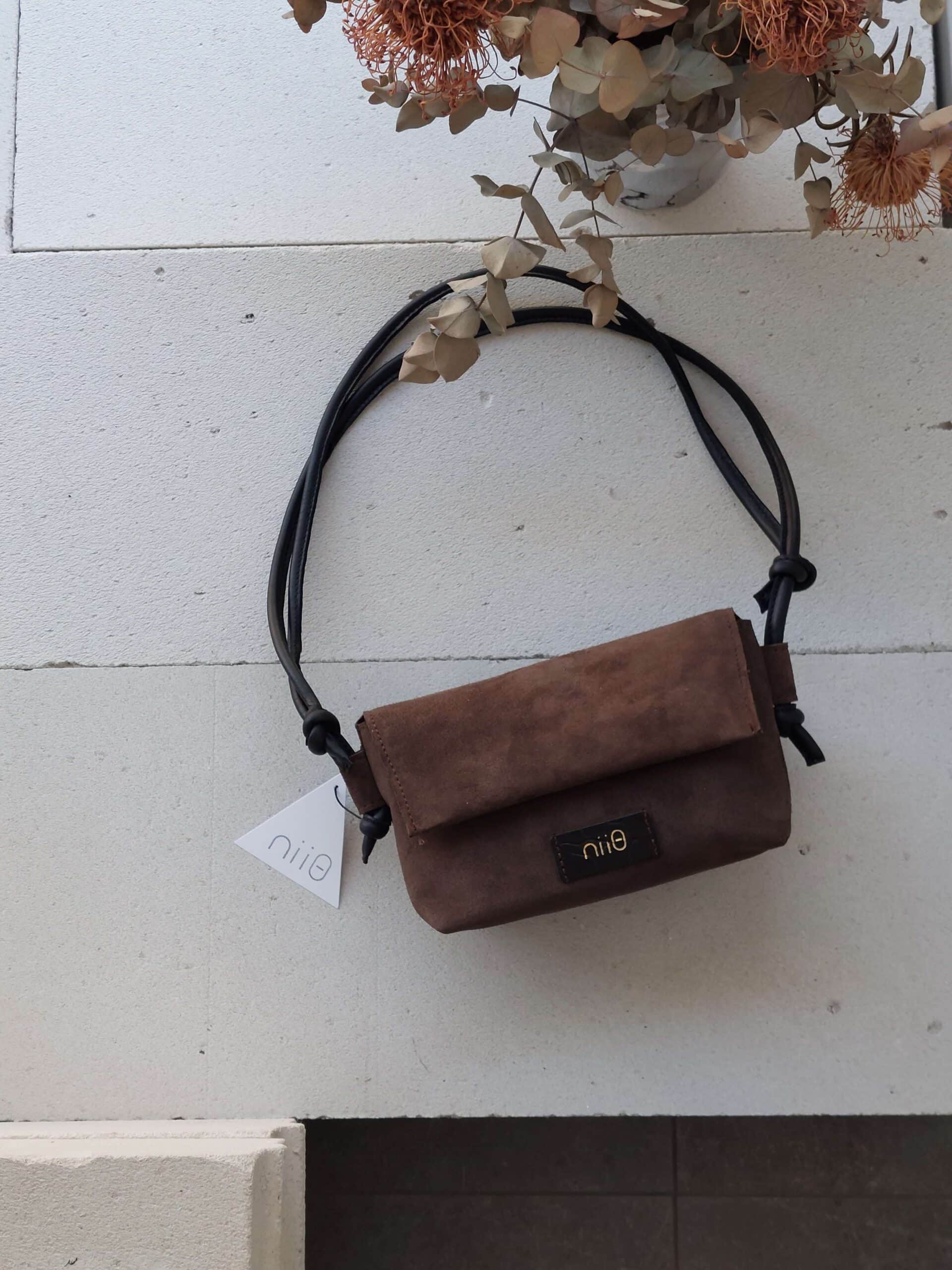 Mia Σουέτ Καφέ Δερμάτινη Τσάντα Mia Σουέτ Καφέ Δερμάτινη Τσάντα